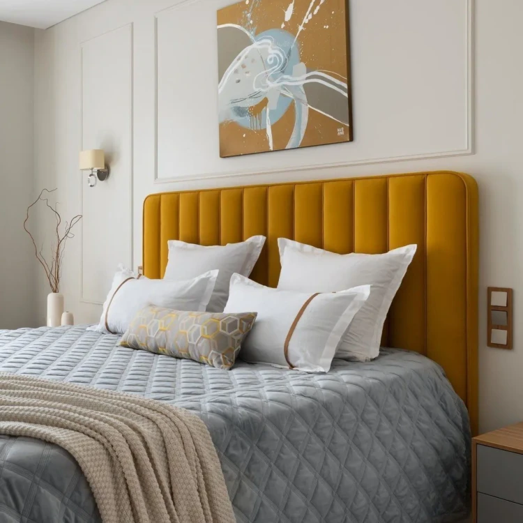 łóżko do sypialni z tapicerowanym zagłówkiem z przeszyciami