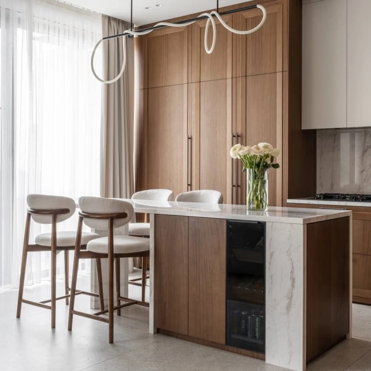 hoker drewniany tapicerowany na zamówienie designerski