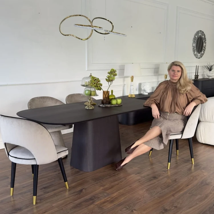 stół drewniany rozkładany do jadalni.jpg