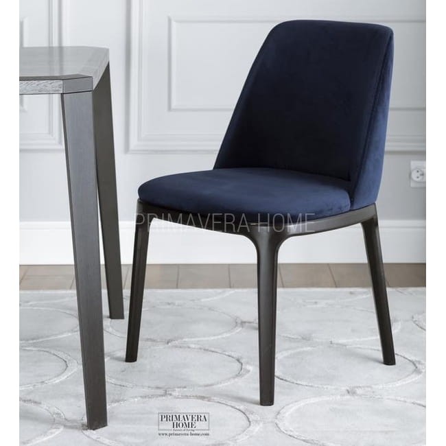 Krzesło tapicerowane nowoczesne na drewnianych nogach